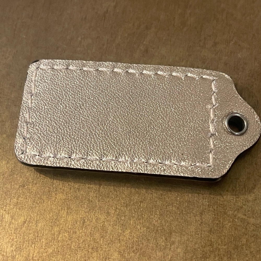 COACH 💛Metallic Gold Leather TAG 💛 - Picture 2 of 2